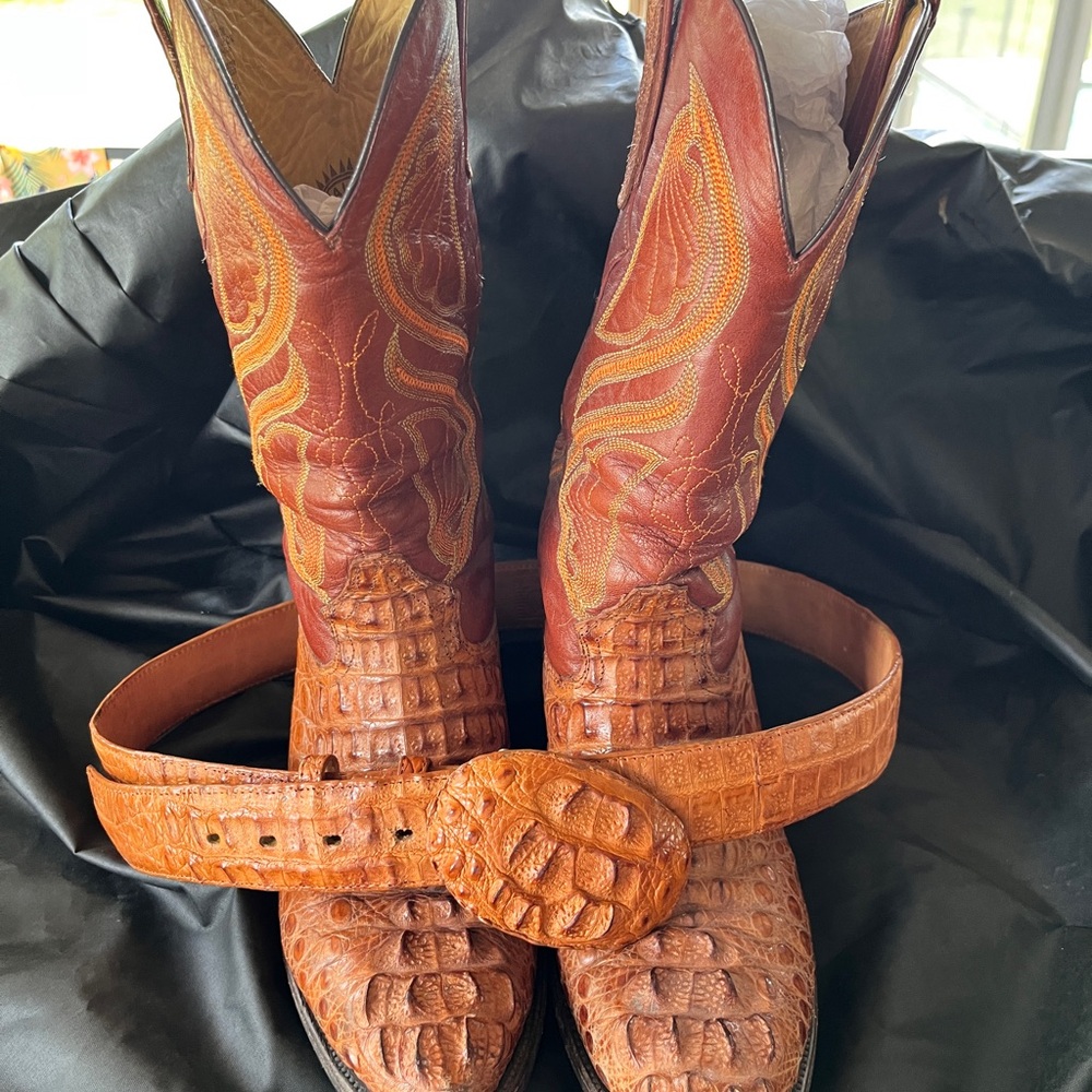 Vintage Cuadra Caiman boots with matching belt